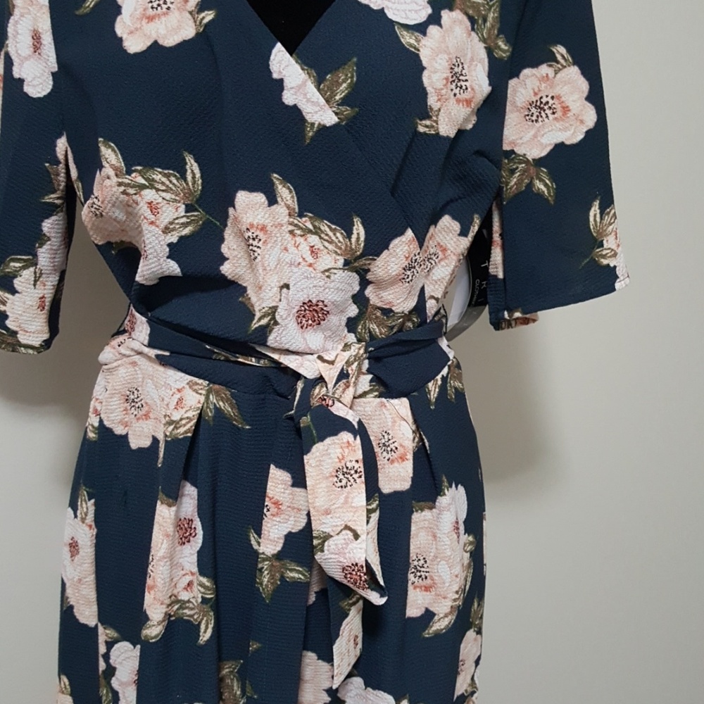 Jumpsuit - Picture 5 of 5